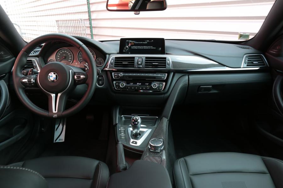 Торпедо BMW M4 Coupe Competition Package 2016 года  (фото 10 из 29)
